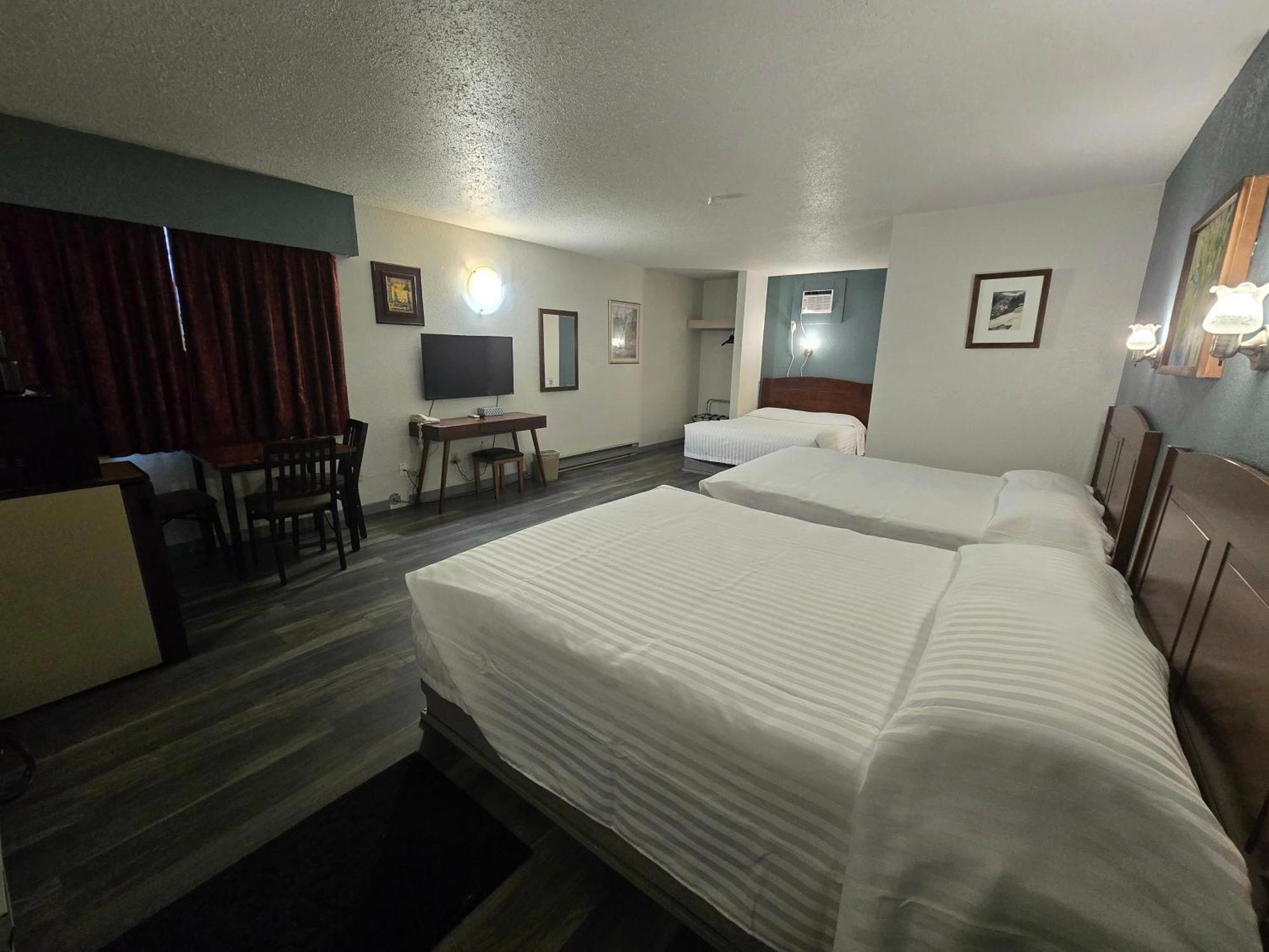 Alpine Inn Valemount Extérieur photo