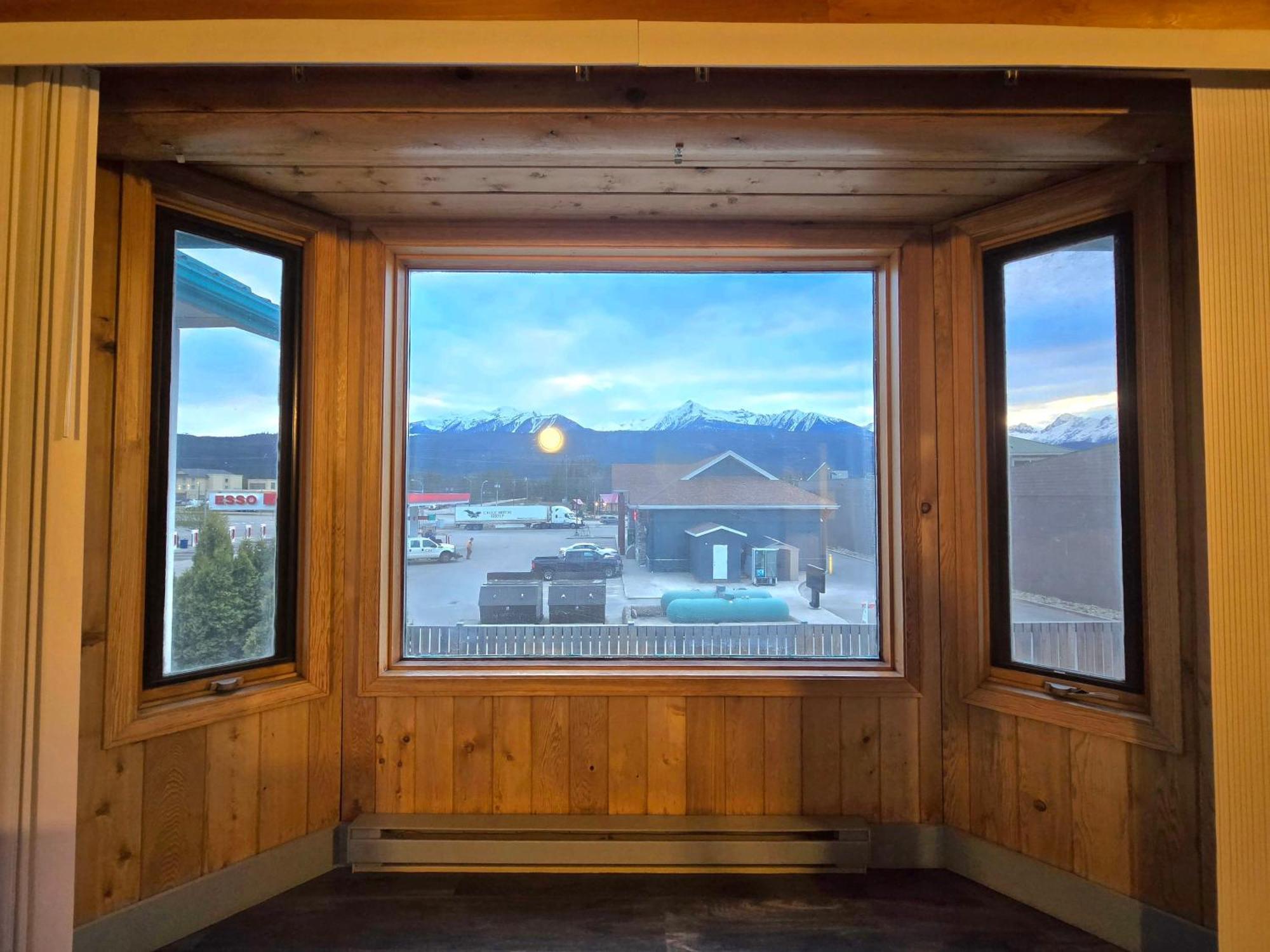 Alpine Inn Valemount Extérieur photo