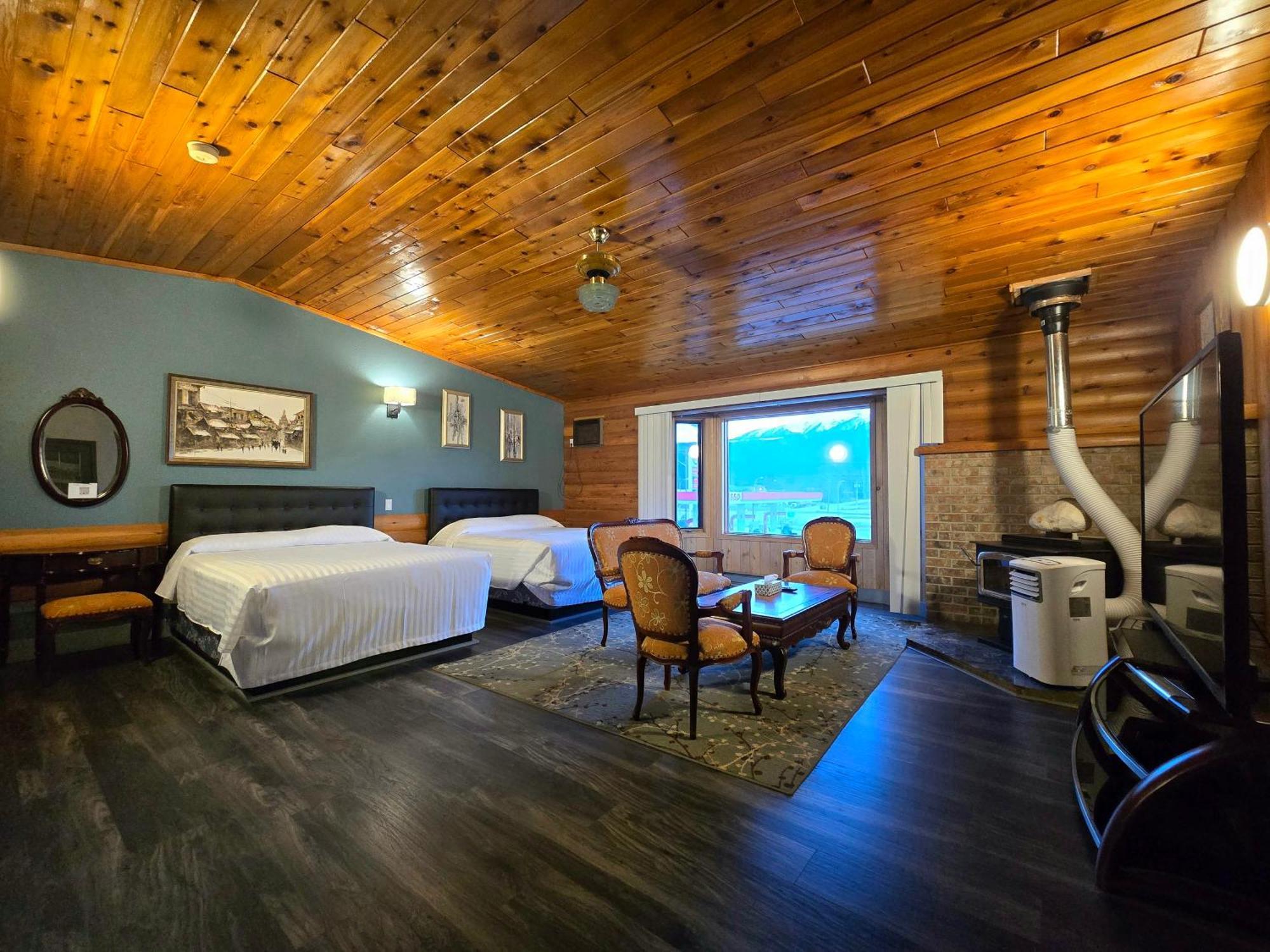 Alpine Inn Valemount Extérieur photo