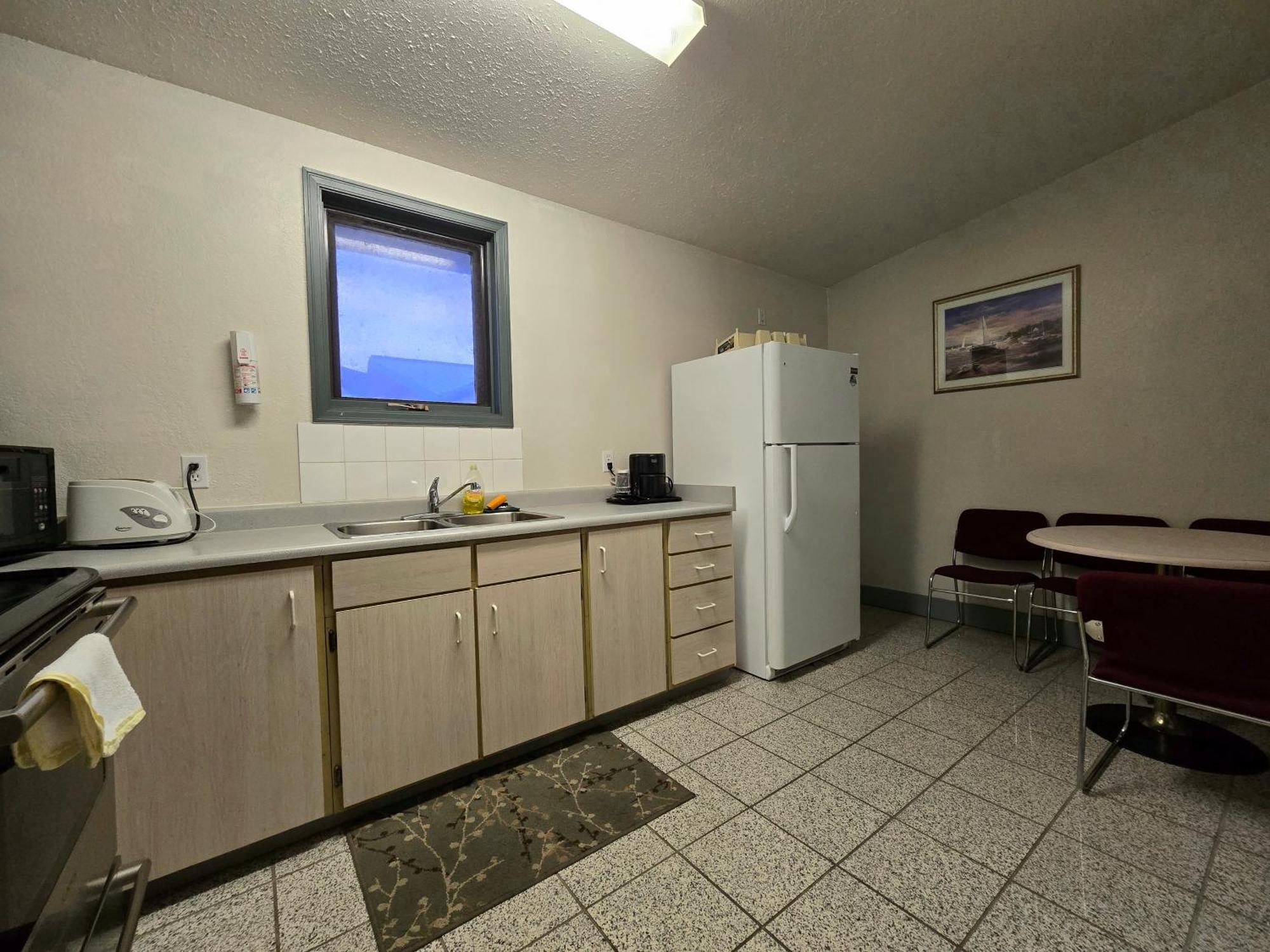 Alpine Inn Valemount Extérieur photo