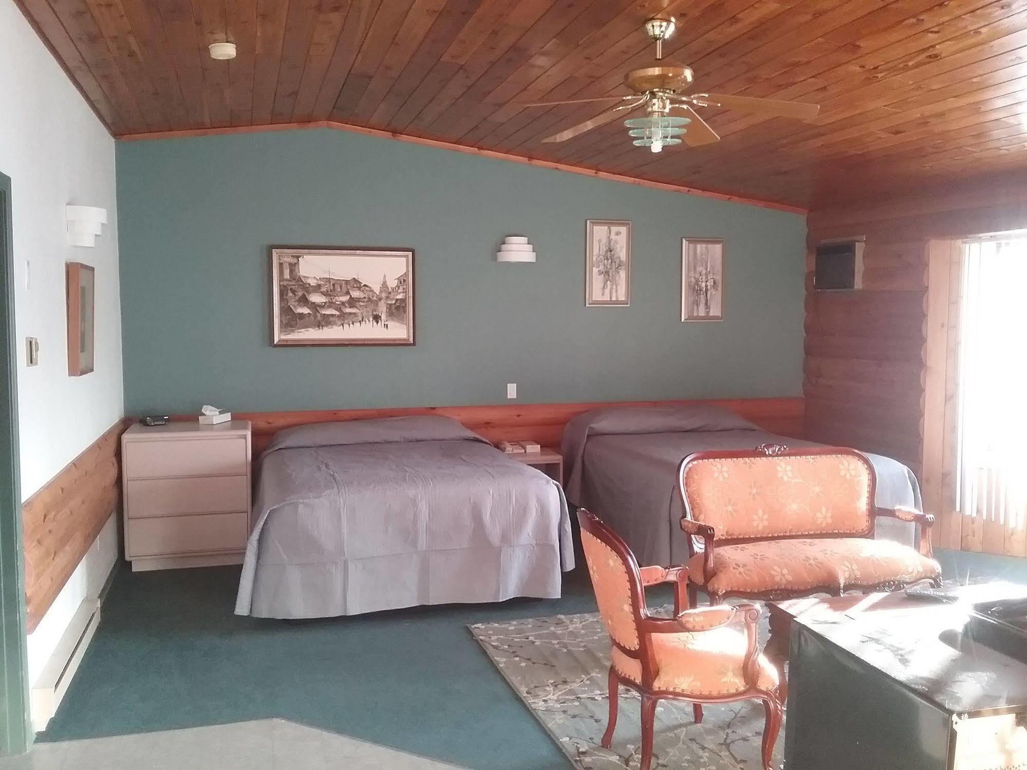 Alpine Inn Valemount Extérieur photo